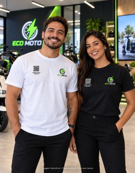 Mockup de camisetas branca e preta para Lojas de Motos Elétricas e Scooters, com logo ilustrativo e QR Code no peito