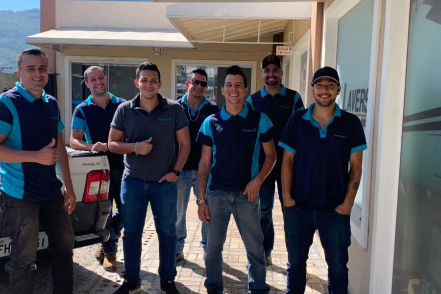camisa polo para empresas de ar condicionado